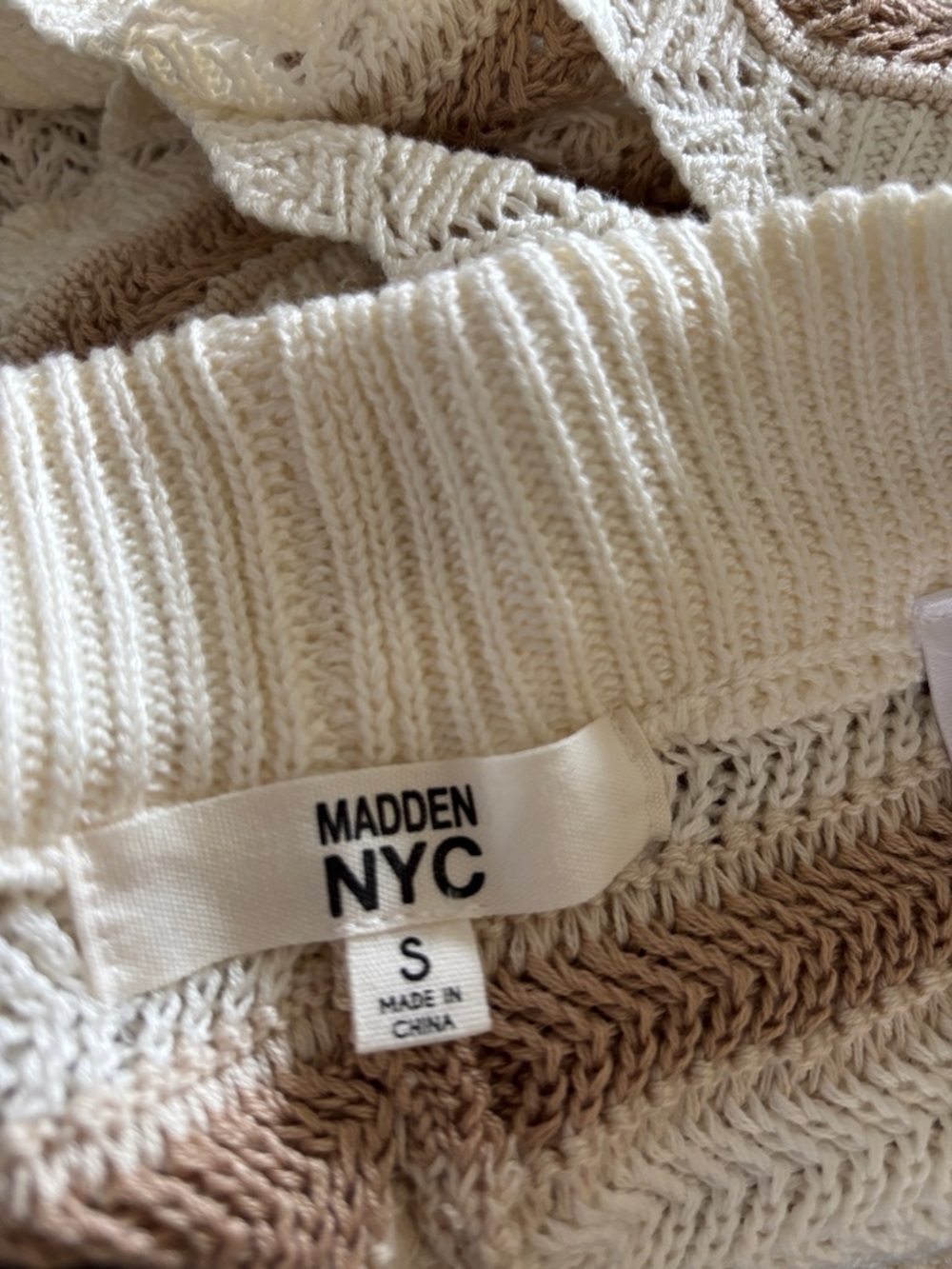 Madden NYC Crochet Knit Drawstring Pull On Shorts S Scalloped Hem Cream & Tan - Picture 4 of 5